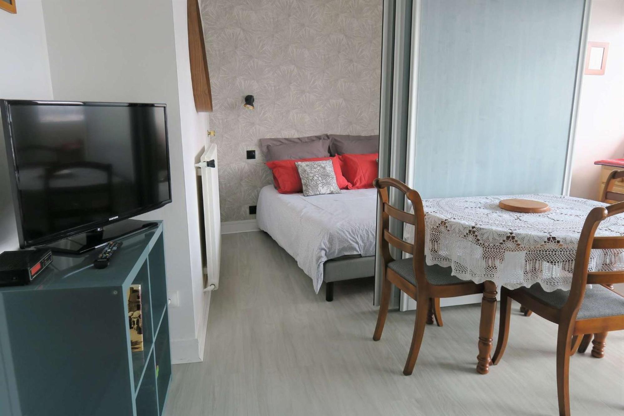 Bel Avec Loggia Et Balcon Vue Sur A - Ref 874